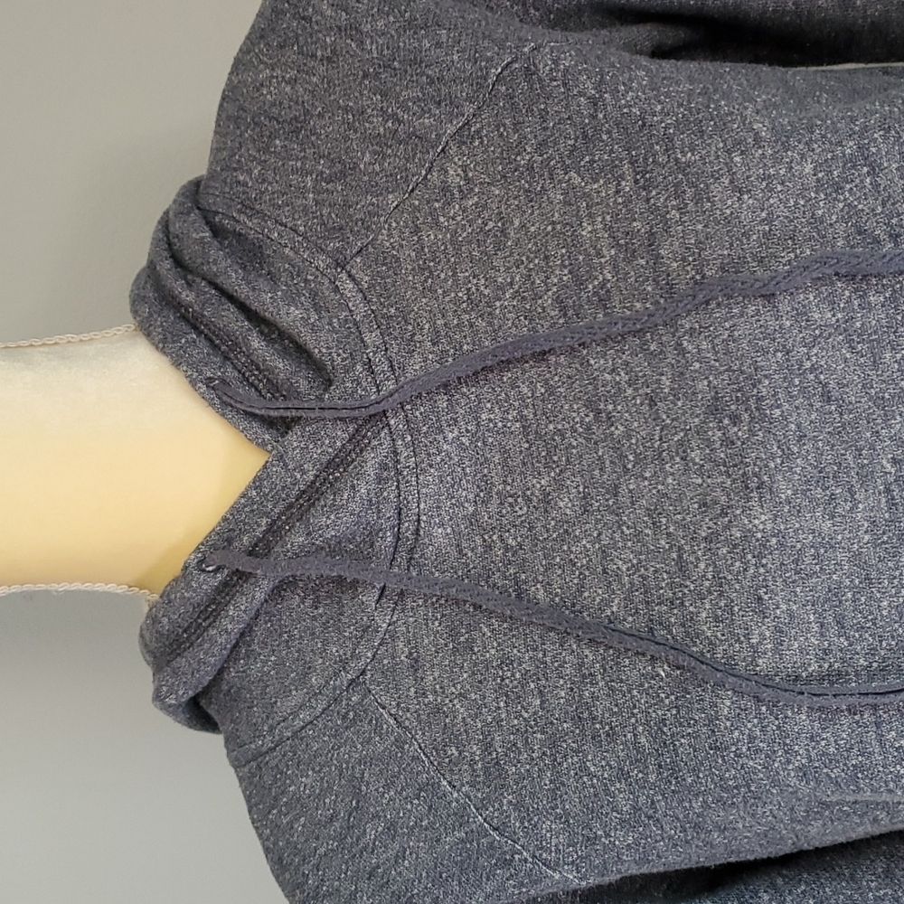Hollister crop hoodie - Picture 2 of 5